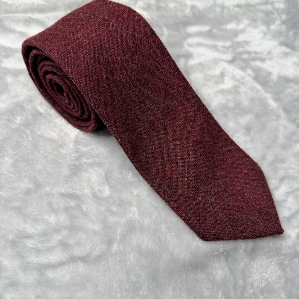 Berkley Mens Irish Moss Heather Wool Blend Necktie Burgundy Maroon Carson Pirie